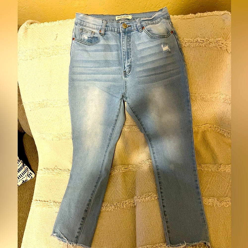 Light wash, higher waisted, skinny ankle jeans